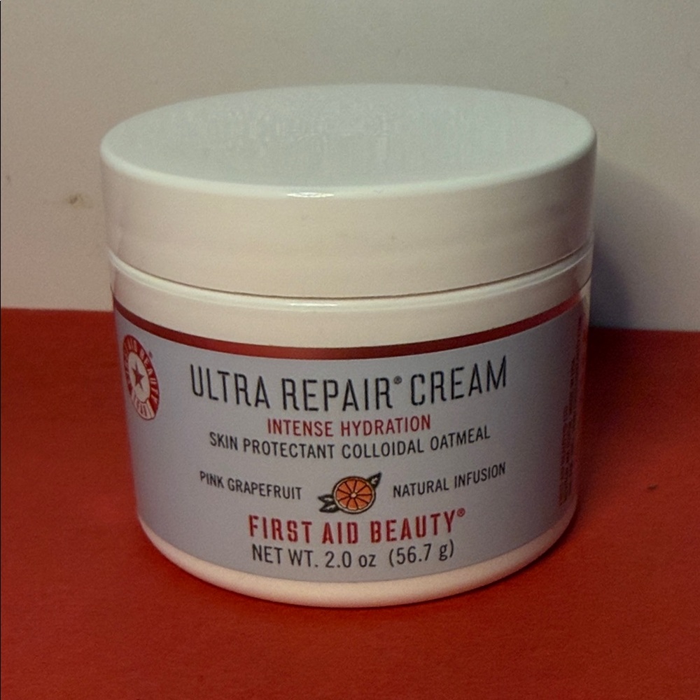 First Aid Beauty Ultra Repair Cream - White and Red